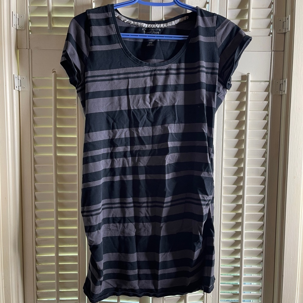 Maternity LOT. Fits like a med (different sizes)